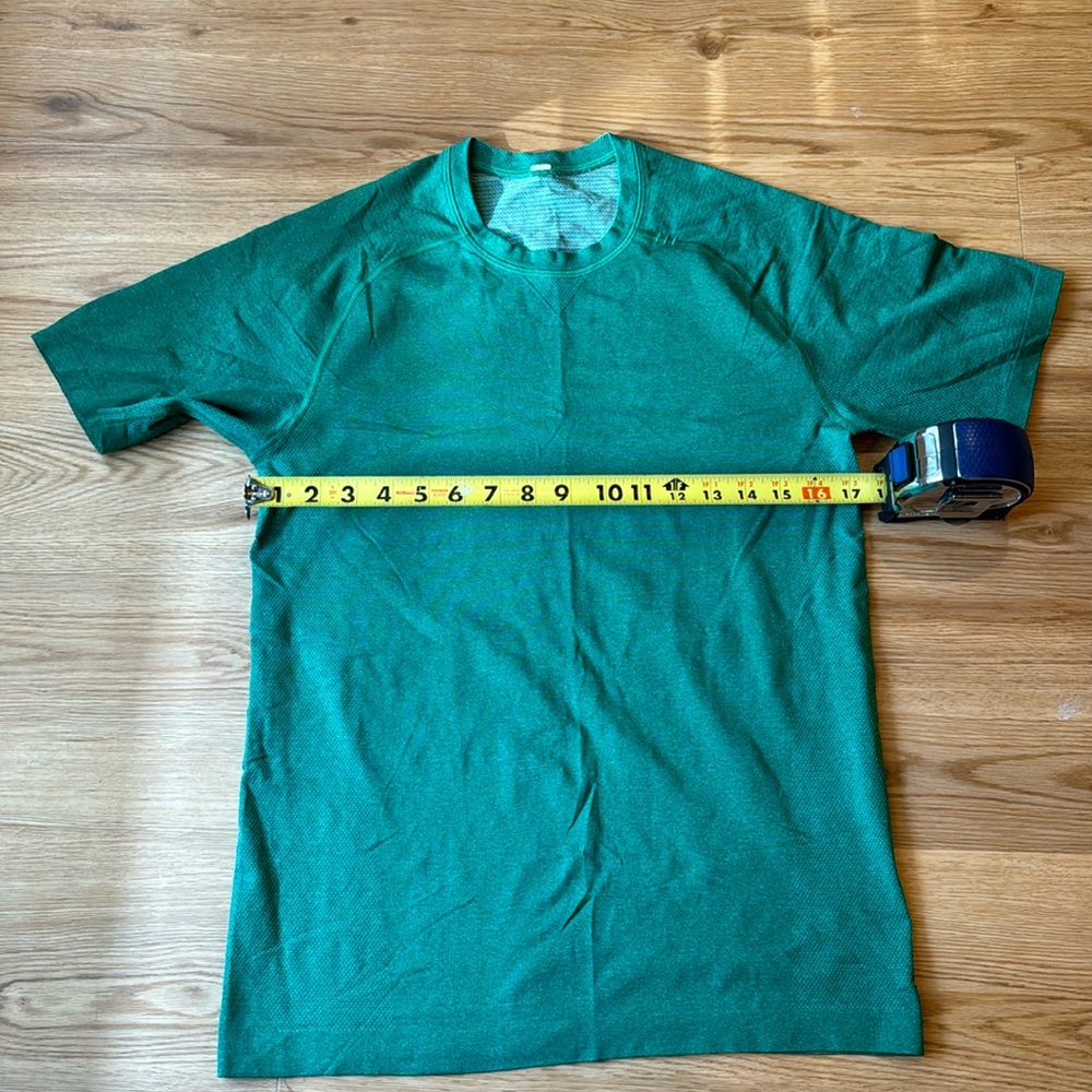 Men’s Lululemon shirt